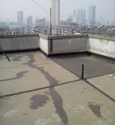 深泽漏水维修 楼顶漏水是什么原因，楼顶漏水维修方法是什么?